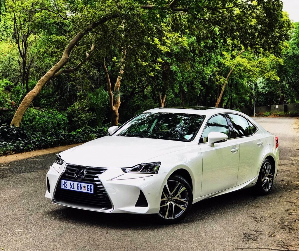 Lexus is300 hybrid