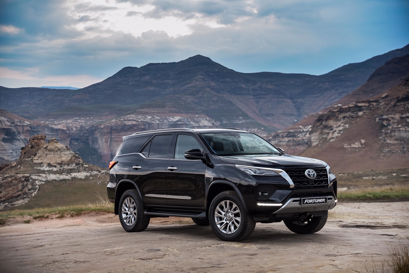 Toyota fortuner или prado