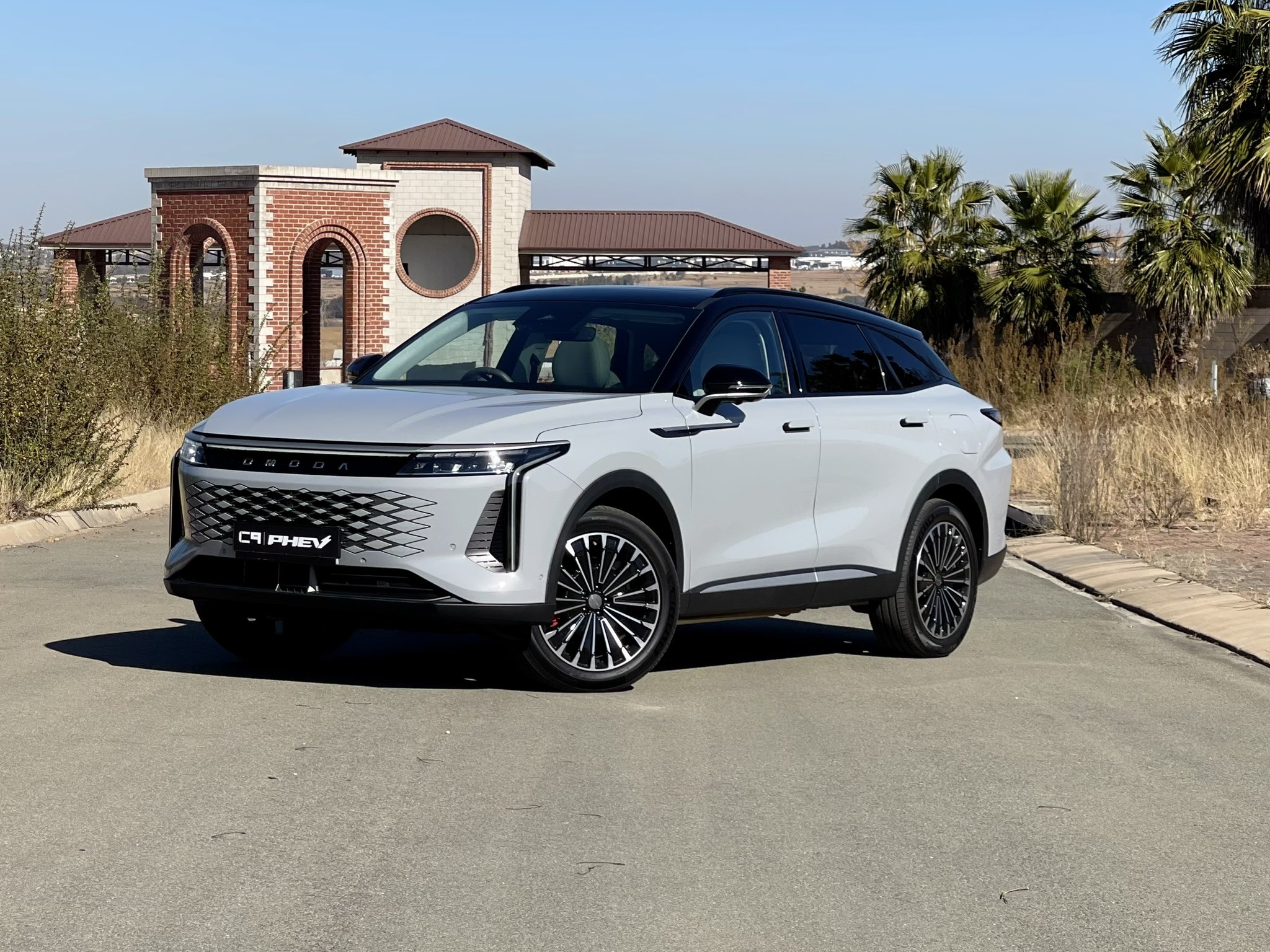 Omoda C9 PHEV impresses with style and power - Khulekani On Wheels